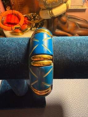 Blue Carved Resin and Gold Toned Chunky Bangle Bracelet